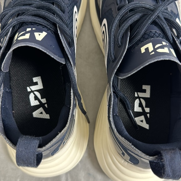 APL Streamline sneakers in women’s size 6, navy color in great condition. - Picture 9 of 9